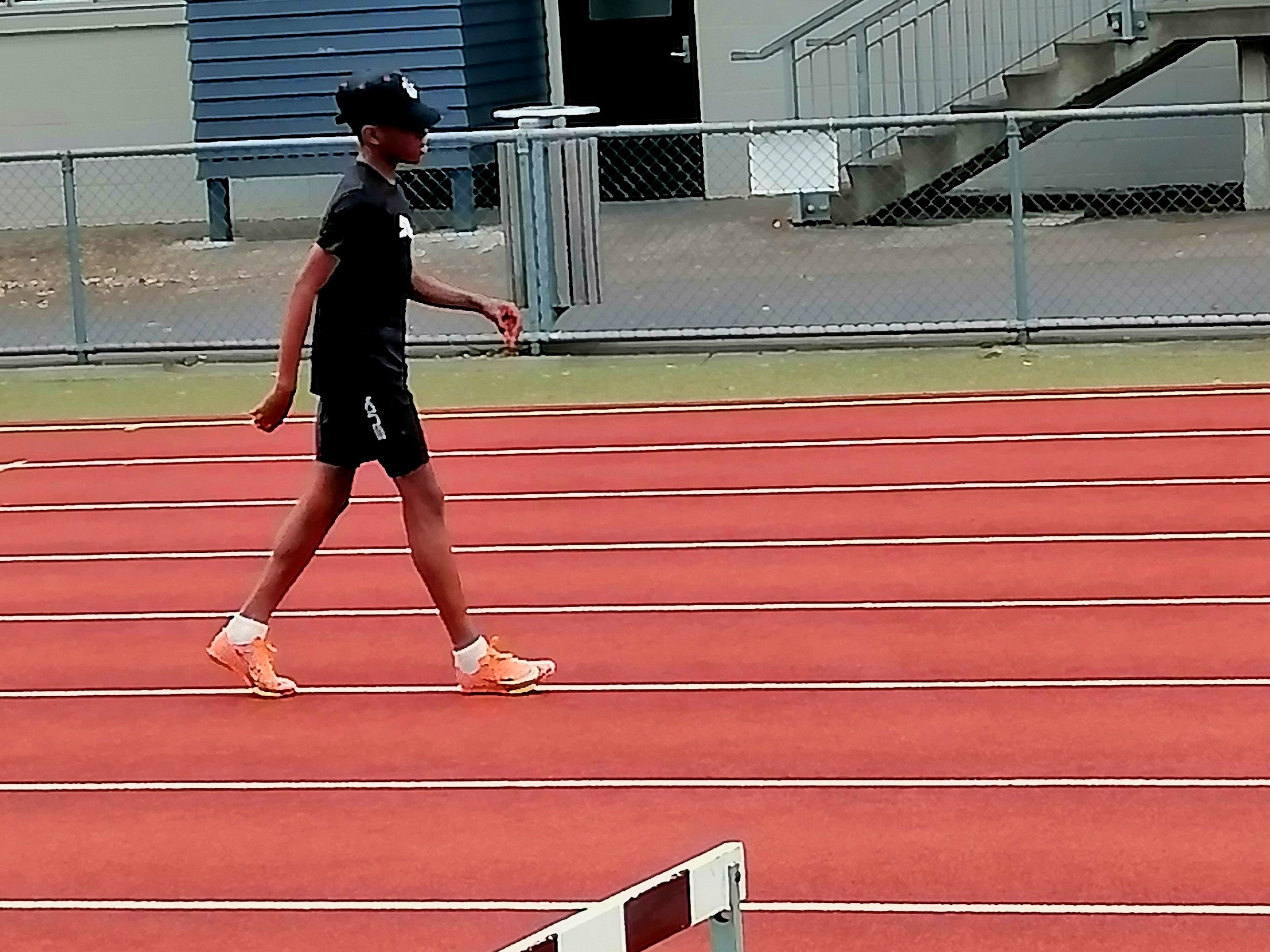 Connor Bowen warm-up walk, track preparation